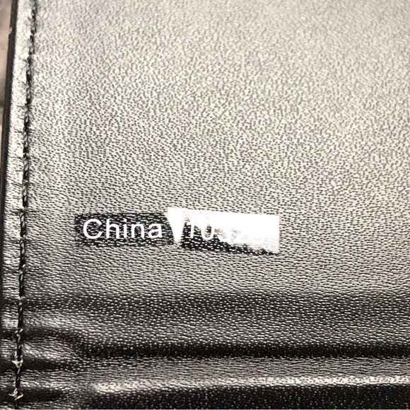 BROOKSTONE IPad  cover, keyboard and stand. Black Leather - Picture 7 of 9